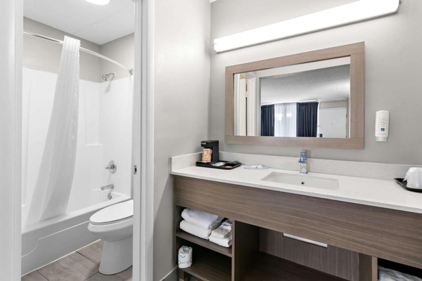 Quality Inn Nashville - Opryland Area Image #14 Quality Inn Nashville - Opryland Area Image #14