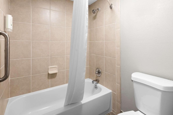 Quality Inn Nashville - Opryland Area Image #22 Quality Inn Nashville - Opryland Area Image #22