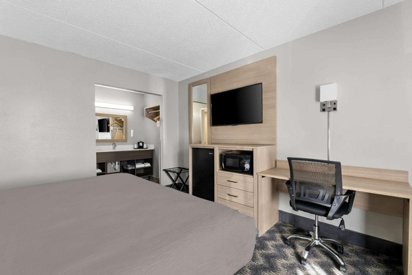 Quality Inn Nashville - Opryland Area Image #23 Quality Inn Nashville - Opryland Area Image #23